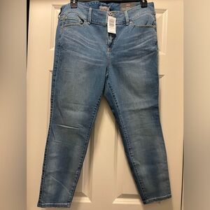 NWT Torrid super soft high waisted super skinny jegging. Size 16XS.